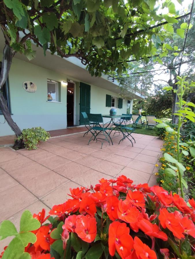 Independent Apartment With A Fabulous Patio - Casa Penny Cisano sul Neva Exterior photo