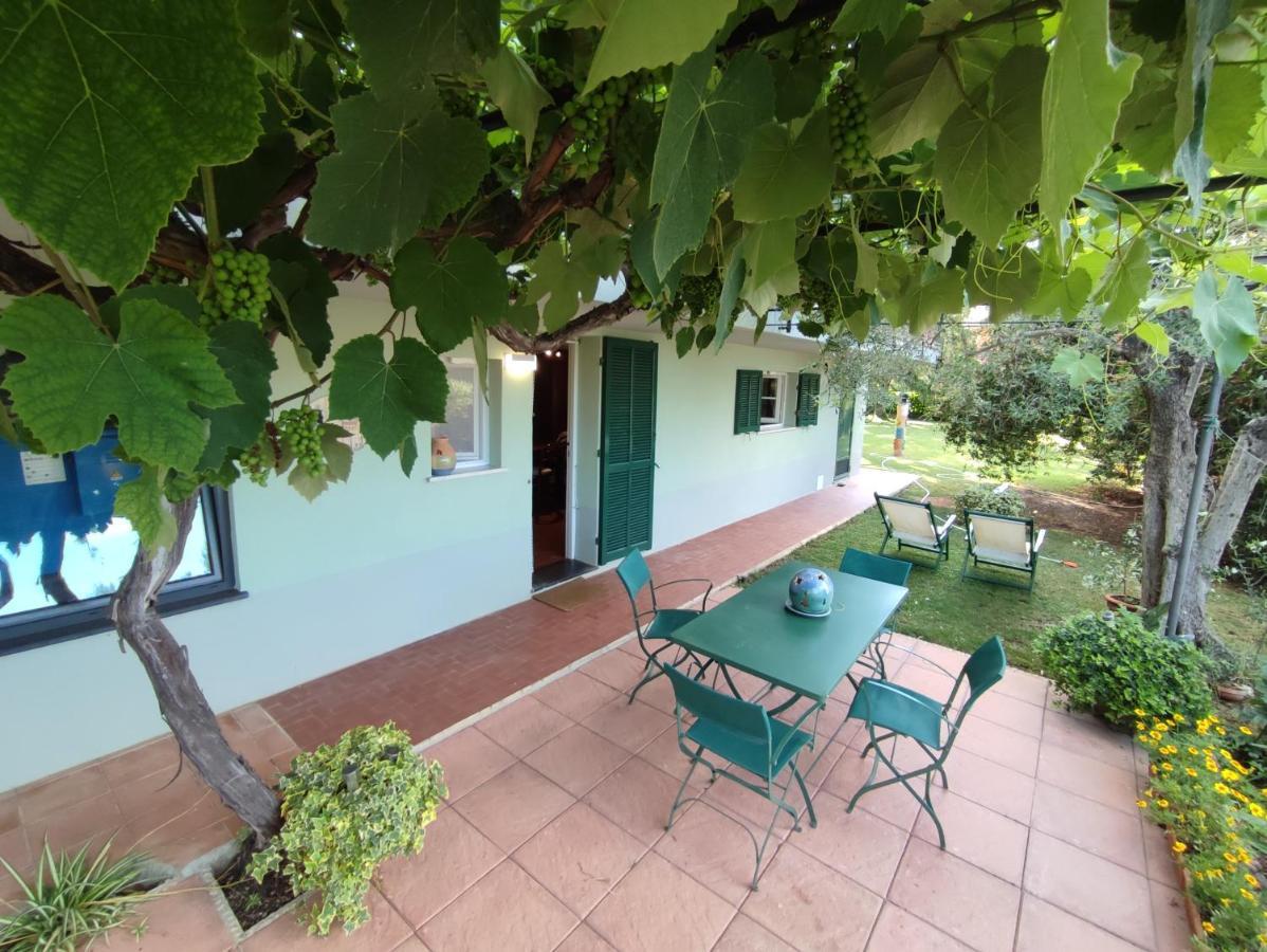 Independent Apartment With A Fabulous Patio - Casa Penny Cisano sul Neva Exterior photo